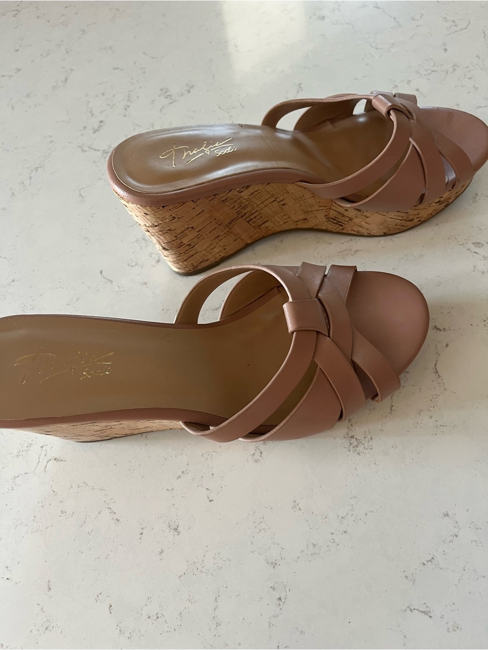 Y2K Thalia Sodi "Jaylen" Faux Leather Wedge Sandals. Size 6